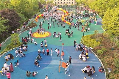 打好假日經(jīng)濟(jì)&ldquo;收官戰(zhàn)&rdquo;!全域聯(lián)動(dòng),徐州唱響城鄉(xiāng)消費(fèi)升級(jí)&ldquo;四季歌&rdquo;